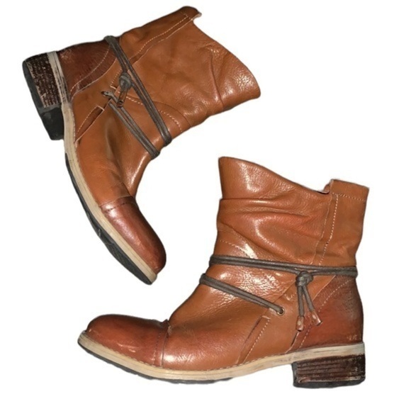 Clarks Leather Ankle Boots Low Heel Round Toe Chestnut Brown Womens Size 7.5M - Picture 1 of 16